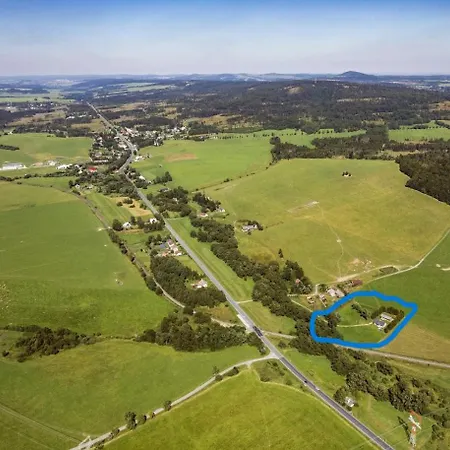 Pod Slunecnou بيت للعطل *